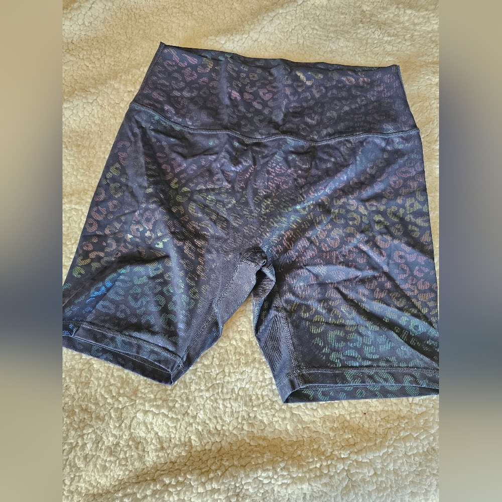 Navy Leopard Metallic Hustle Short XL NWOT Beautiful Stretchy Shorts